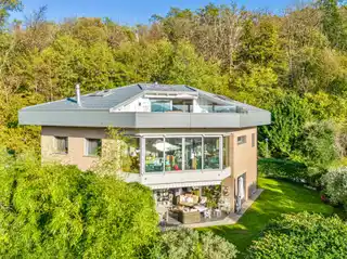 Unique Contemporary Residence