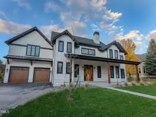 New Construction on the Golf Course in Eagle Ranch