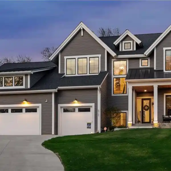 MODERN LUXURY WITH TIMELESS DESIGN