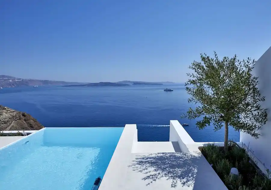 Luxury Rental Villa with Caldera View
