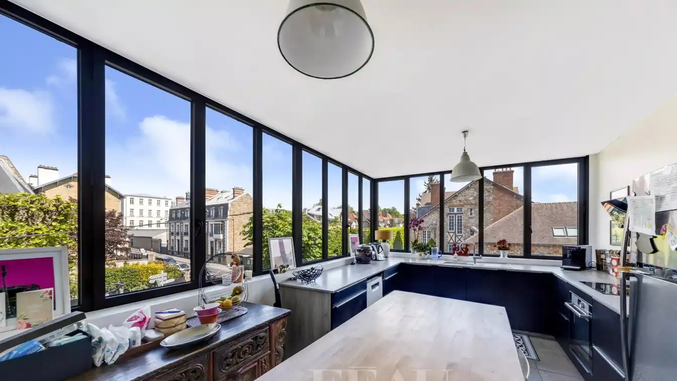 Renovated 1920s Apartment in Prime Location