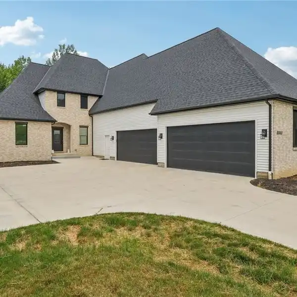 BOLD NEW-BUILD WITH ACRE OF WOODED PRIVACY