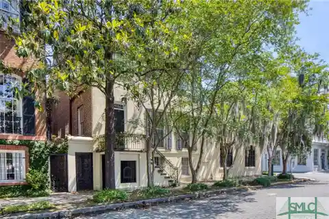Charm-filled Home in Savannah's Historic Landmark District