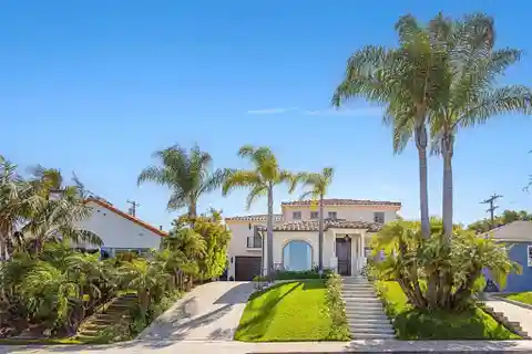 Modern Spanish-style Home in Loma Portal