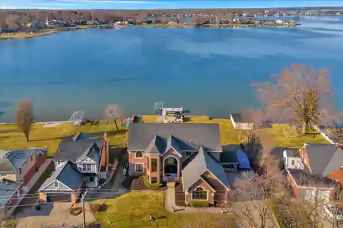 Amazing Opportunity on Sylvan Lake