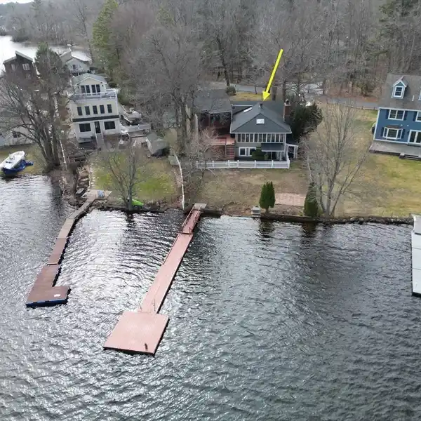 FANTASTIC WATERFRONT HOME