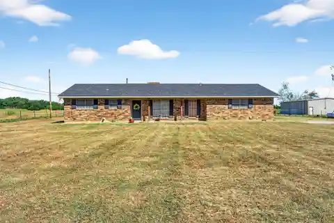 Spacious Tract Ideal for Development or Private Residence