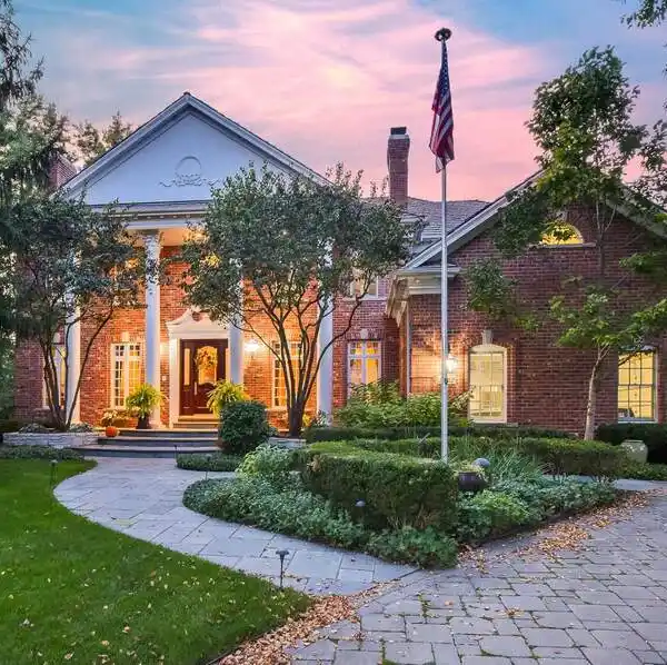 CUSTOM BUILT TIMELESS HOME