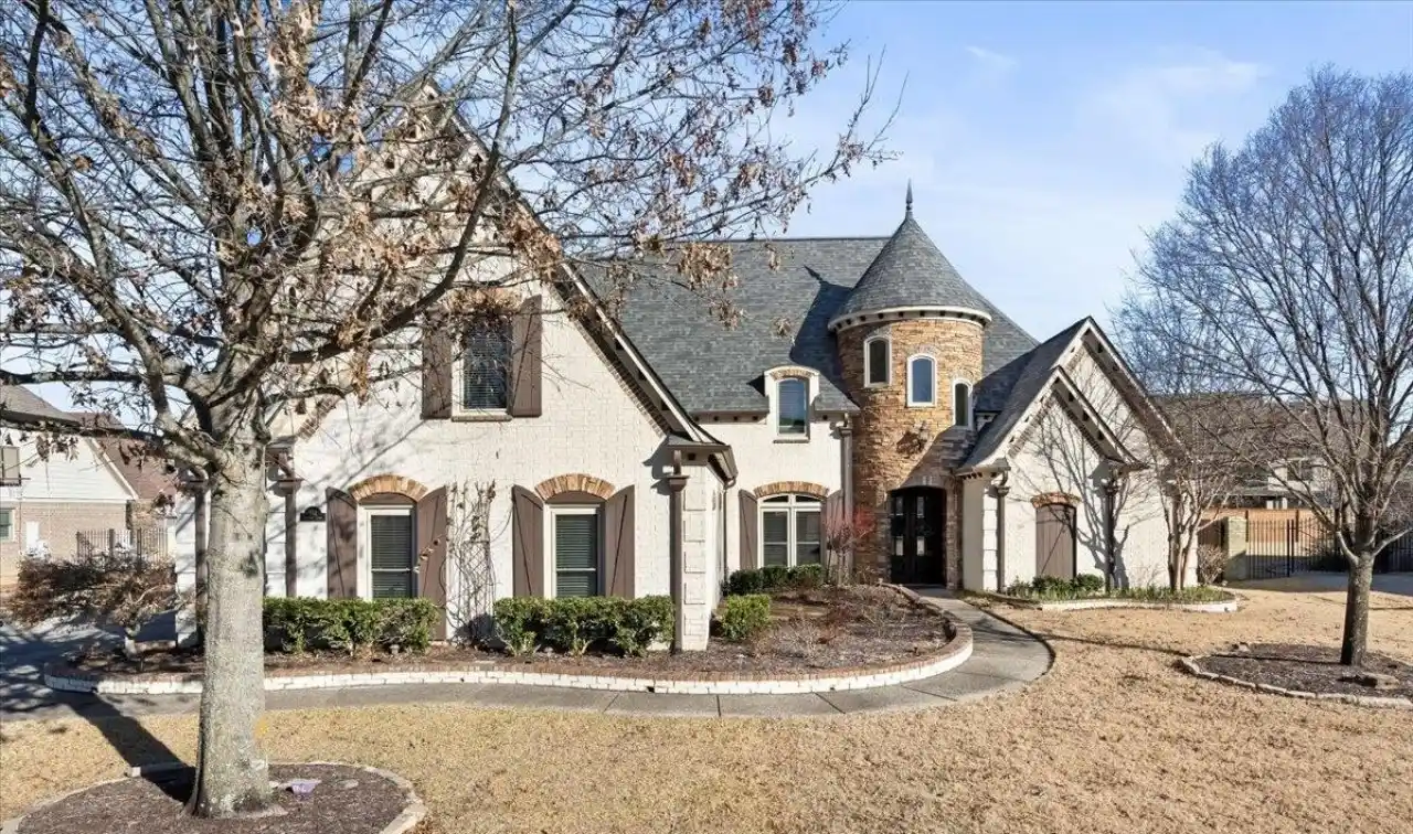 Exquisite Home with a Unique Open Plan
