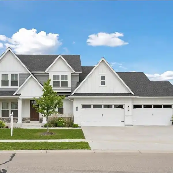 EXCEPTIONAL HOME LOCATED IN THE RIDGE AT ELM CREEK