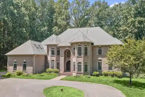 Private Sanctuary Surrounded by Lush Woodlands