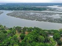 RARE COASTAL LIFESTYLE BETWEEN MAY RIVER AND HISTORIC BLUFFTON