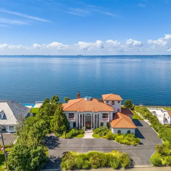 ELEGANT WATERFRONT OASIS ON MORGAN ISLAND