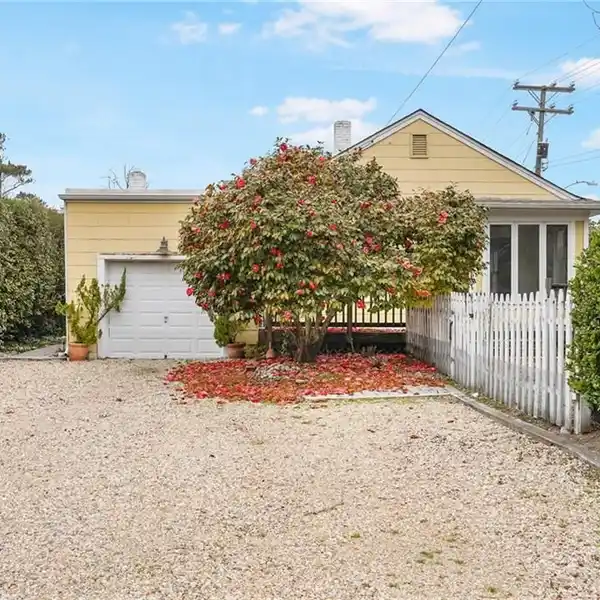 TRUE SINGLE FAMILY BEACH COTTAGE