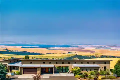 Sustainable Luxury on 40 Acres