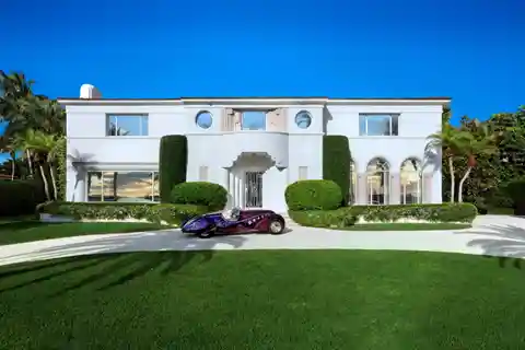 Iconic Waterfront Architectural Legacy