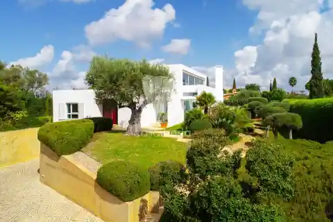 Three Bedroom Villa with a Pool