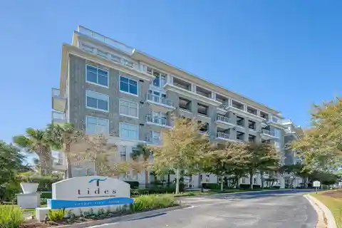 Stunning Condominium at the Foot of the Iconic Ravenel Bridge