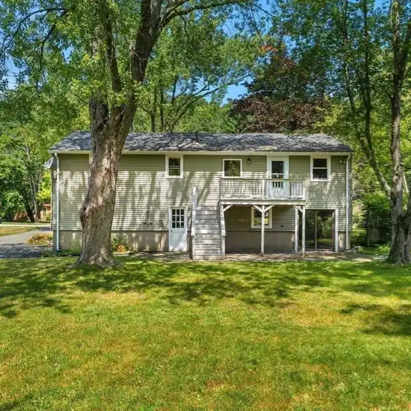 COASTAL CUL-DE-SAC GEM NEAR BEACHES