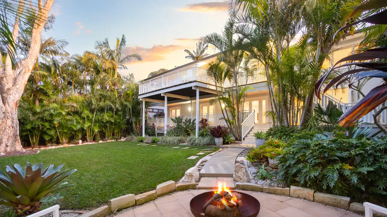 Contemporary Residence in the Prestigious Golden Triangle