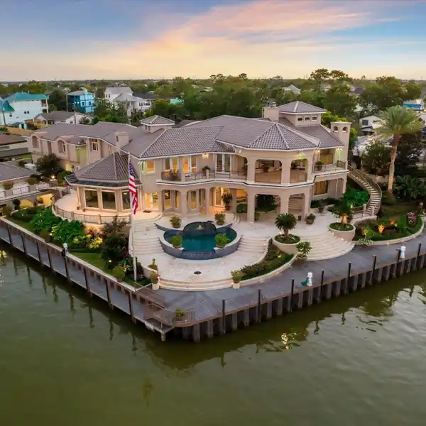 EXQUISITE ESTATE ON PRIVATE CORNER LOT