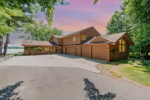 Elegant Living with Custom Lakefront Amenities