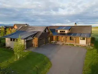 The Perfect Blend of Modern Luxury and Montana's Natural Beauty