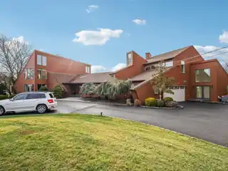 Private Luxury Living in the Moorings