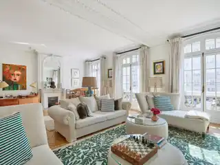 Finely Detailed Luxury Apartment
