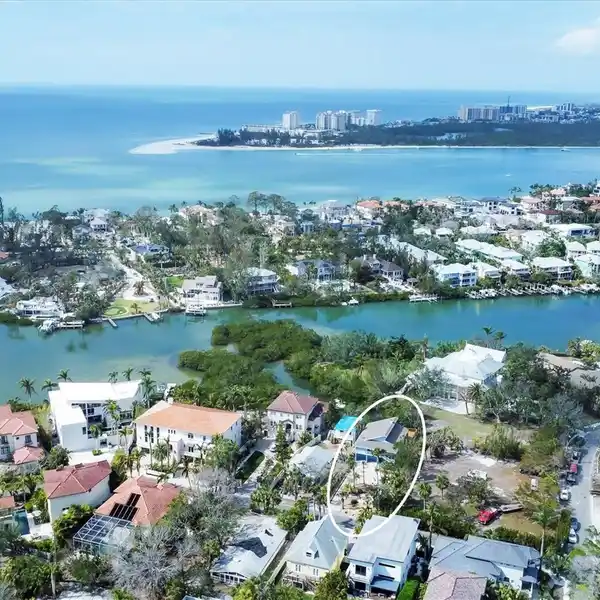 METICULOUSLY MAINTAINED HOME IN ROBERTS POINT