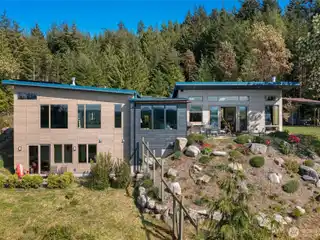 A Sanctuary That Makes a Statement