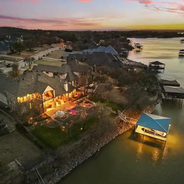 EXECUTIVE HOME ON EAGLE MOUNTAIN LAKE