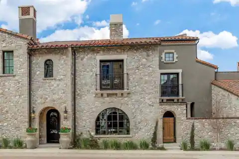 Custom Casita Home in Westlake Entrada