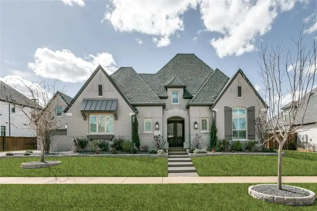 Exquisite Home in the Peninsula of Windsong Ranch