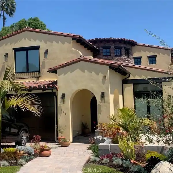 EXCEPTIONAL CUSTOM ESTATE IN THE LOWER HOLLYWOOD RIVIERA