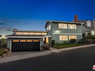 Striking Mid-Century Modern Residence