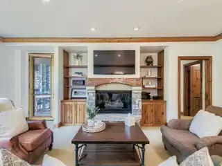 Premier Elkhorn Lodge Residence