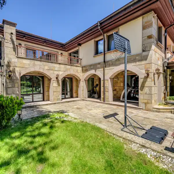 ELEGANT ARISTOCRATIC HOUSE FOR SALE IN SOFIA
