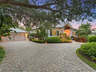 Meticulously Remodeled Downtown Stuart-Area Home