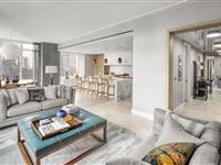 FIVE BEDROOMS WITH BEAUTIFUL LIGHT AND VIEWS