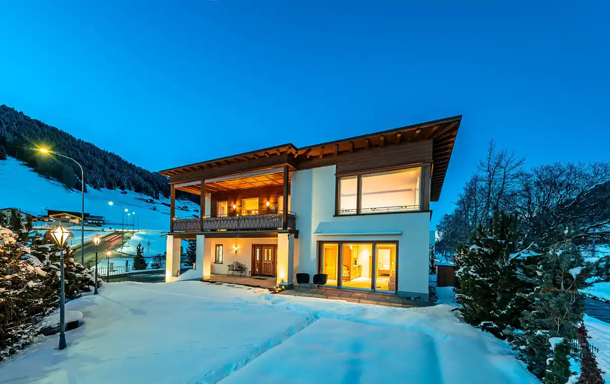 Holiday Home with Mountain Views in Davos Platz: Spacious and Modern