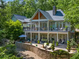 Serene Lakefront Home with Rustic Elegance