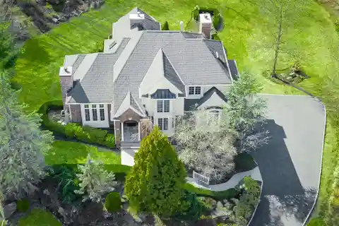 Magnificent Colonial in Serene Location