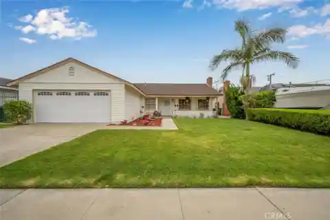 Charming Home in Sought-after Sunkist Plaza