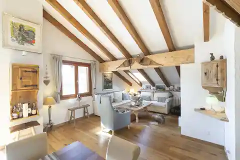 Pontresina: Modern Penthouse Maisonette with Views and Charm