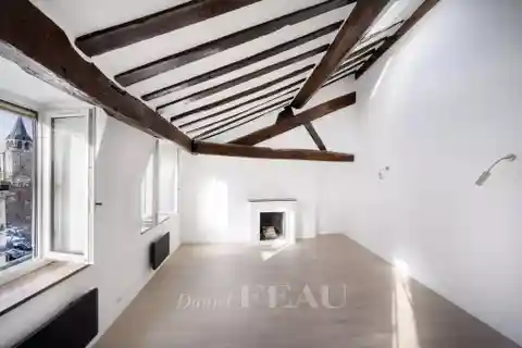 Charming Period Flat with Exposed Beams