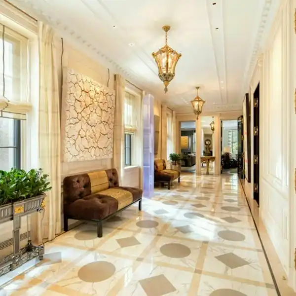 MAGNIFICENT FULL-FLOOR RESIDENCE