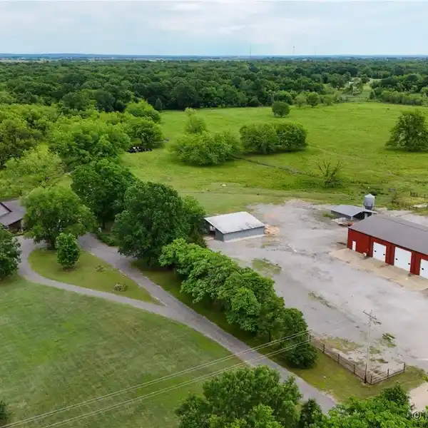 BEAUTIFUL COUNTRY ESTATE