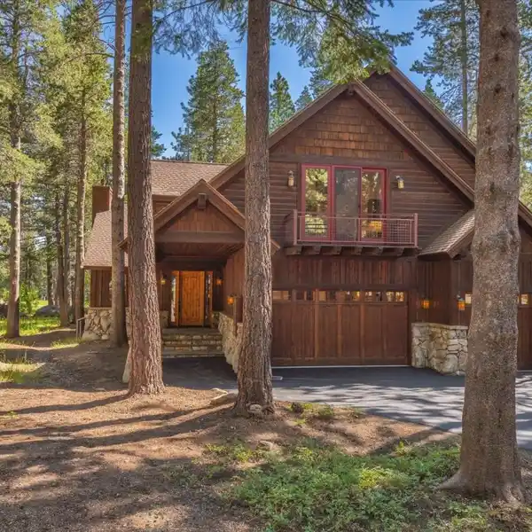 BEAUTIFUL AND RARE MOUNTAIN RETREAT