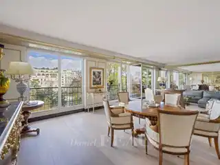 Elegant Foch Residence with Double Reception Room